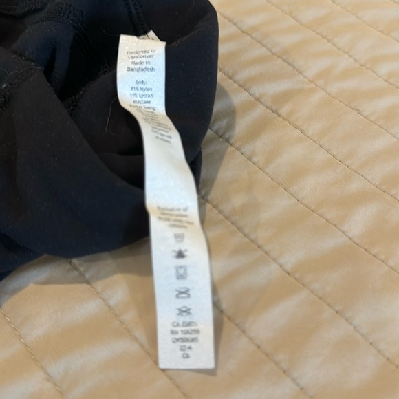 Lululemon size 6 black high rise wide leg pants. - Picture 4 of 4